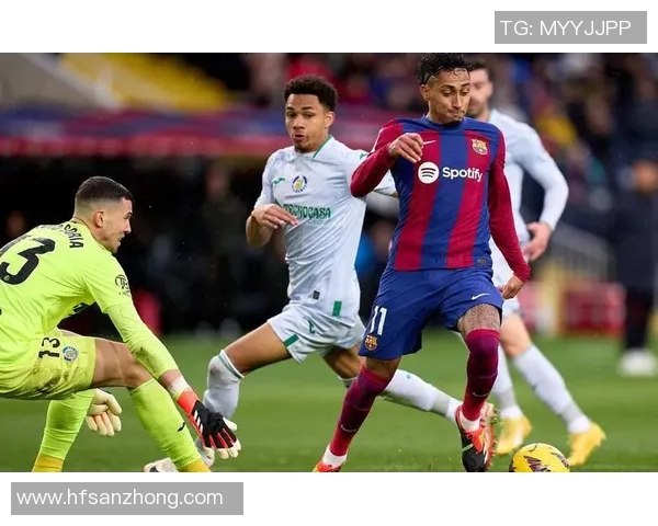 AC米兰友谊赛大胜巴萨4-0精彩绝杀瞬间点燃全场激情