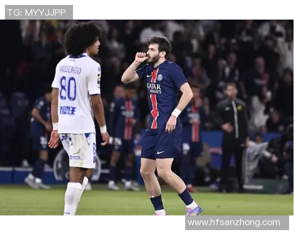 友谊赛精彩回顾巴黎圣日耳曼与那不勒斯激战成平局的战术分析与绝杀瞬间
