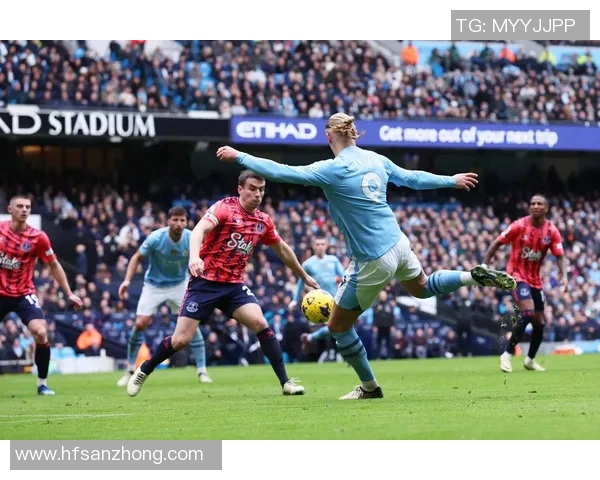 德甲激战：里昂大胜曼城6比2全场沸腾瞬间回顾